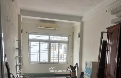 Nhà Lý Nam Đế 5 Tầng 10M Ra Phố Ô TÔ Đỗ Cửa 17.5 Tỷ Kinh Doanh Nét